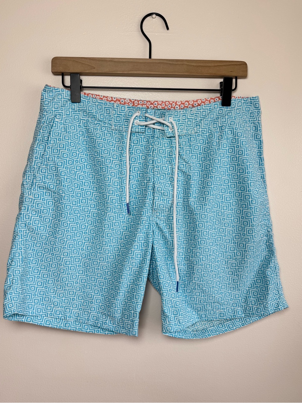 Bonobos Bright Blue Geometric Lined Board Shorts w Key Pocket Size 29, 7” Inseam